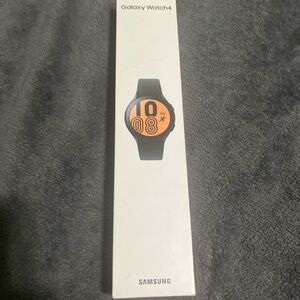 Samsung Galaxy Watch4 - Black